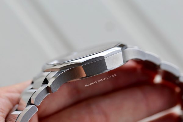 Corum Admiral's Cup Legend A395/101.20.V720 AK10