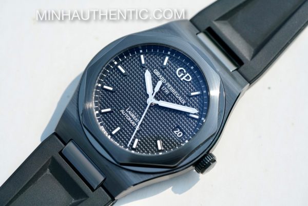 Girard Perregaux Laureato 38mm Ceramic 81005-32-631-FK6A