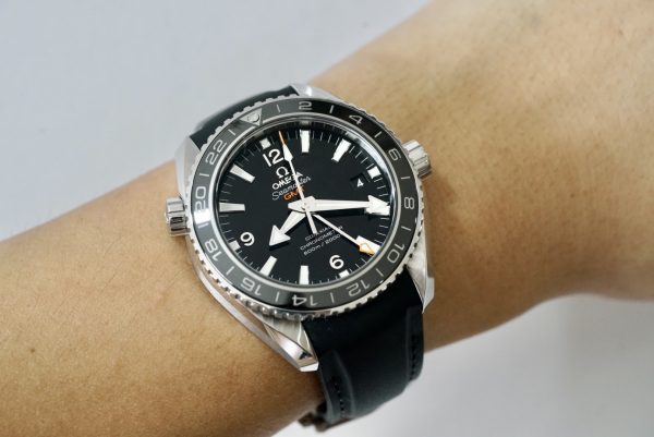 Omega Seamaster Planet Ocean GMT 232.32.44.22.01.001