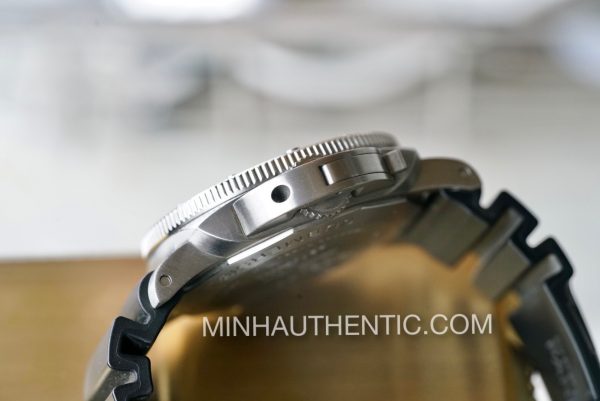 Panerai Submersible 42mm PAM00973