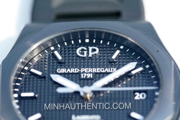 Girard Perregaux Laureato 38mm Ceramic 81005-32-631-FK6A