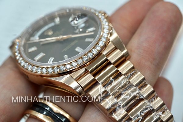 ROLEX DAY-DATE 40 18K ROSE GOLD DIAMOND BEZEL 228345RBR