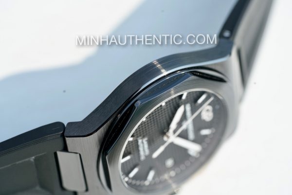 Girard Perregaux Laureato 38mm Ceramic 81005-32-631-FK6A