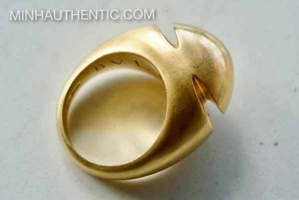 Bvlgari Cabochon 18k Gold Ring