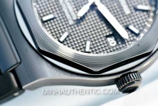 Girard Perregaux Laureato 38mm Ceramic 81005-32-631-FK6A