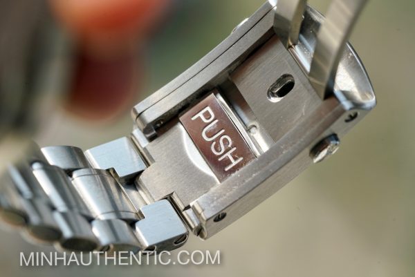 Omega clasp