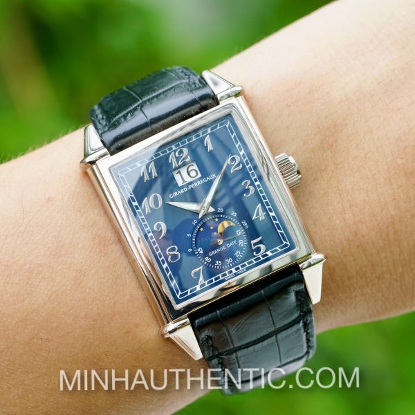 Girard Perregaux Vintage 1945 White Gold Grande Date Moonphase Blue 2580