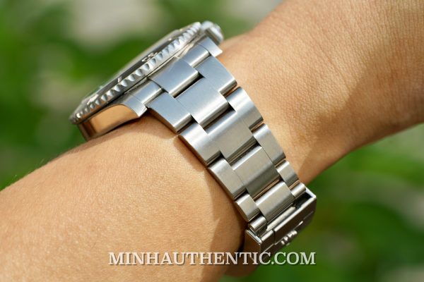 Rolex Submariner 124060 - Ảnh 20