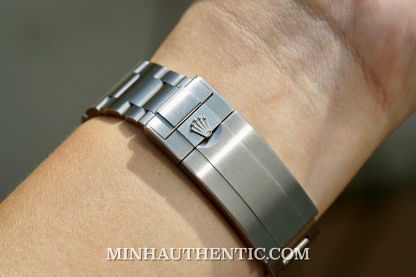 Rolex Submariner 124060 - Ảnh 15