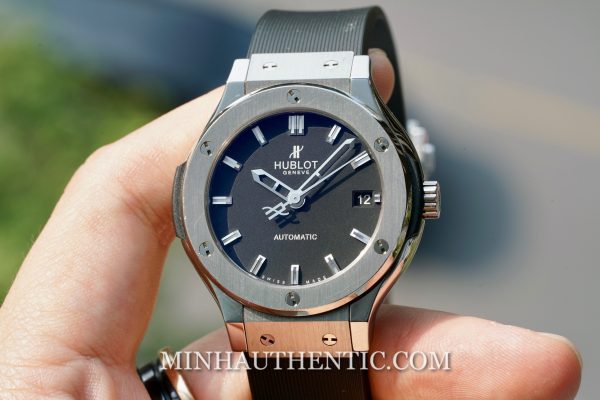 Hublot Classic Fusion Black Automatic 38mm Titanium 565.NX.1170.LR