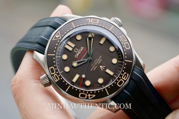 Omega Seamaster Diver 300m 007 Edition 210.92.42.20.01.001 - Ảnh 5